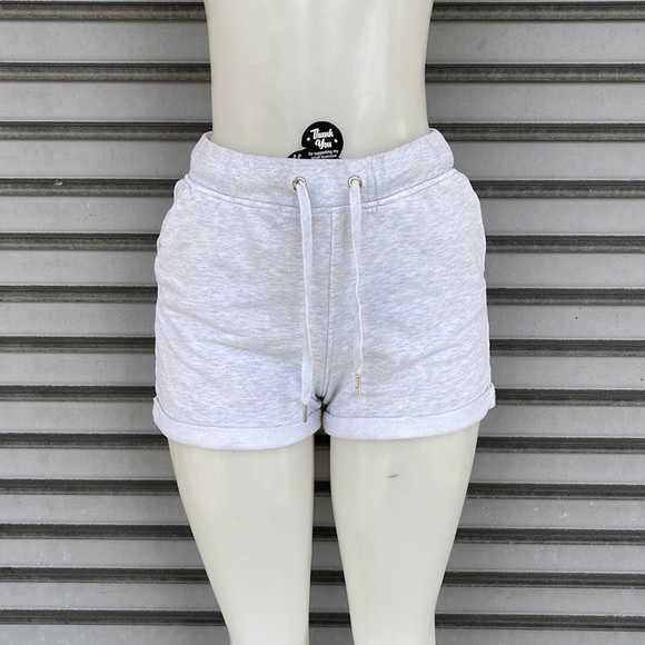 H&M Gray Short Shorts Size M - Picture 1 of 7